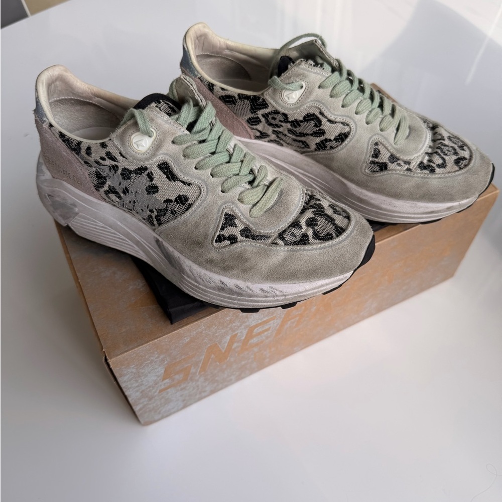 Golden Goose running sneakers size 7 / 37
Box
Dust Bag
Leopard